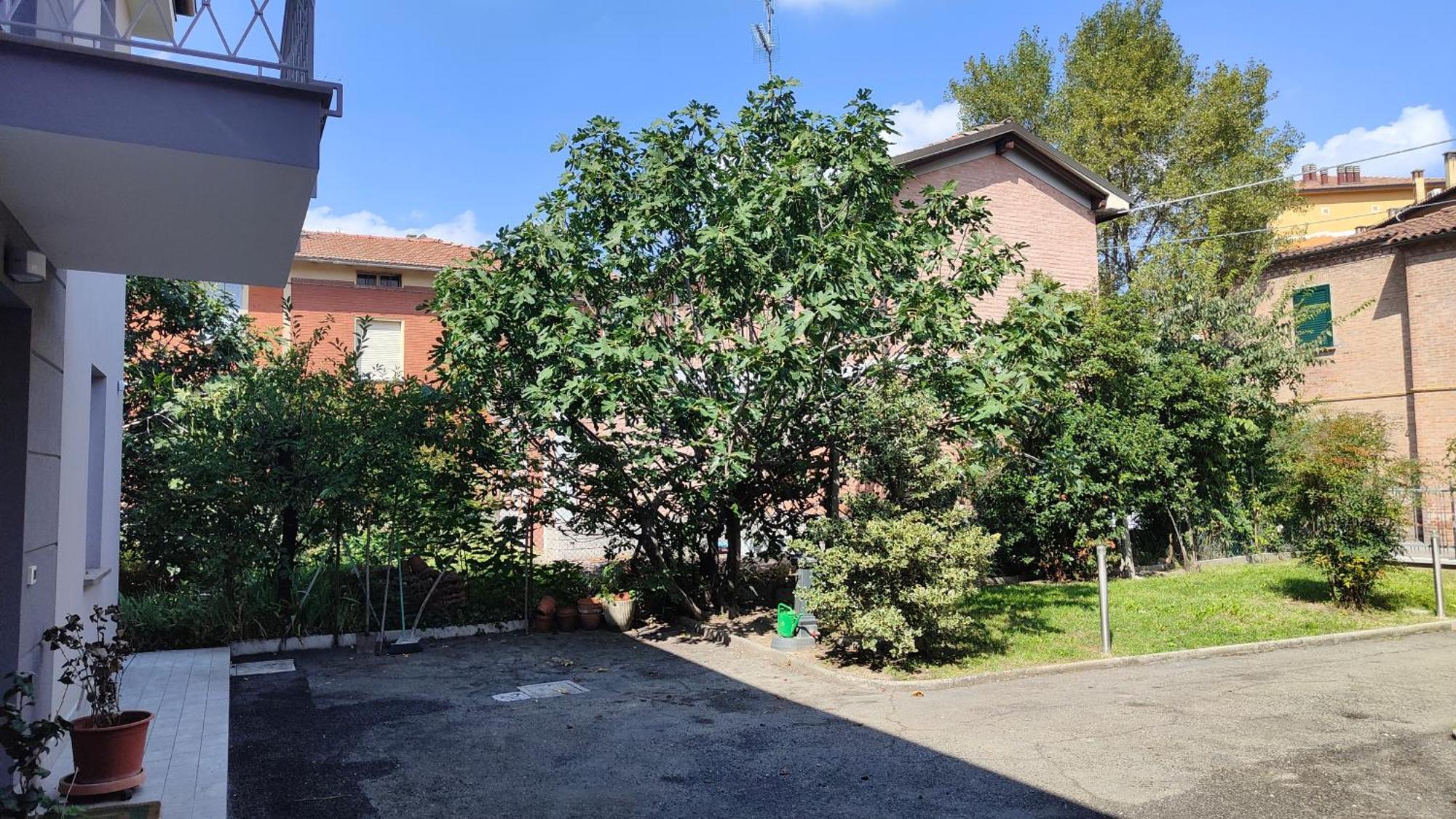 Grigio Perla Panigale, Villetta Con Giardino E Parcheggio Privato Fino A Tre Posti Auto - Un Oasi Di Tranqullita 博洛尼亚 外观 照片